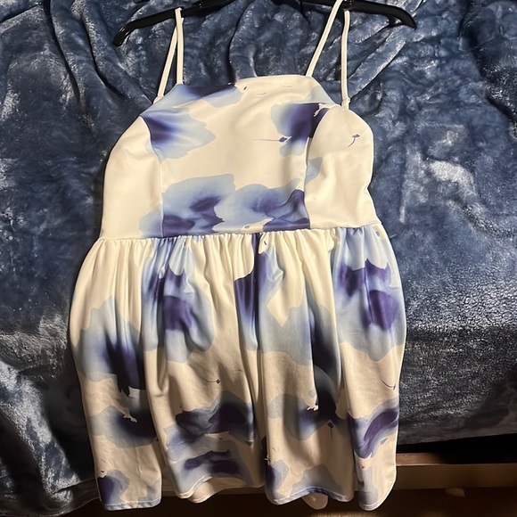 Fancyinn blue and white dress, size L, worn once, great condition - Picture 1 of 2